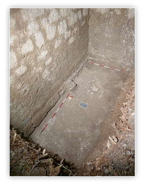 Gemona del Friuli, Duomo. L’area di scavo: sondaggi D-E. © Associazione storico-archeologico-culturale «Valentino Ostermann» (Foto di E.Forgarini).