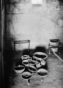 Pompei, Casa del Menandro. Ambiente della casa del procuratore in cui si rinvenne il sigillo di Quinto Poppeo Erote e nella quale erano depositati numerosi vasi bronzei di pregio. SSBANP/AF, Neg C 1892